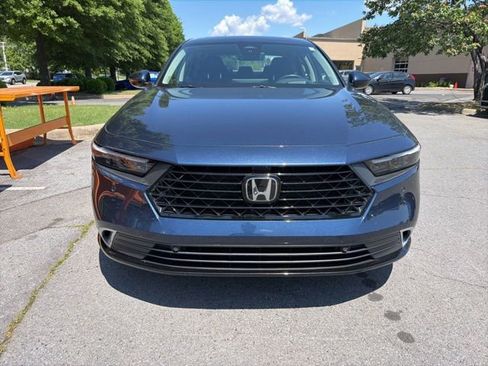 Used 2024 Honda Accord Touring image 2