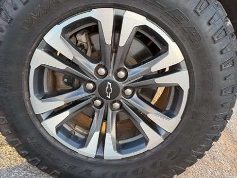 Used 2022 Chevrolet Colorado Z71 AWD/4WD image 13