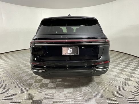 Used 2025 Lincoln Nautilus Premier image 7