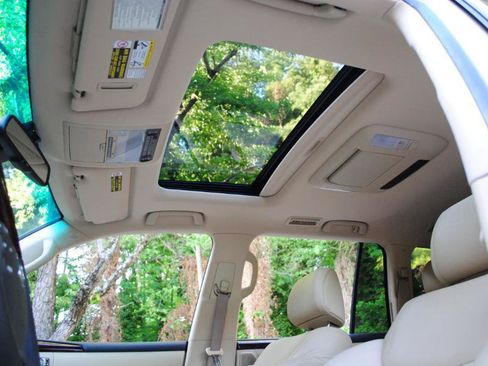 Used 2011 Lexus LX 570 4WD w/ Luxury Pkg image 34