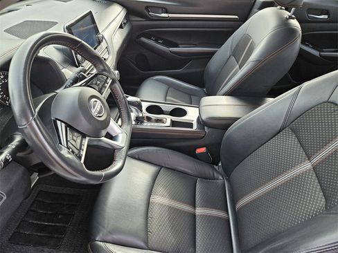 Used 2024 Nissan Altima 2.5 SR image 10