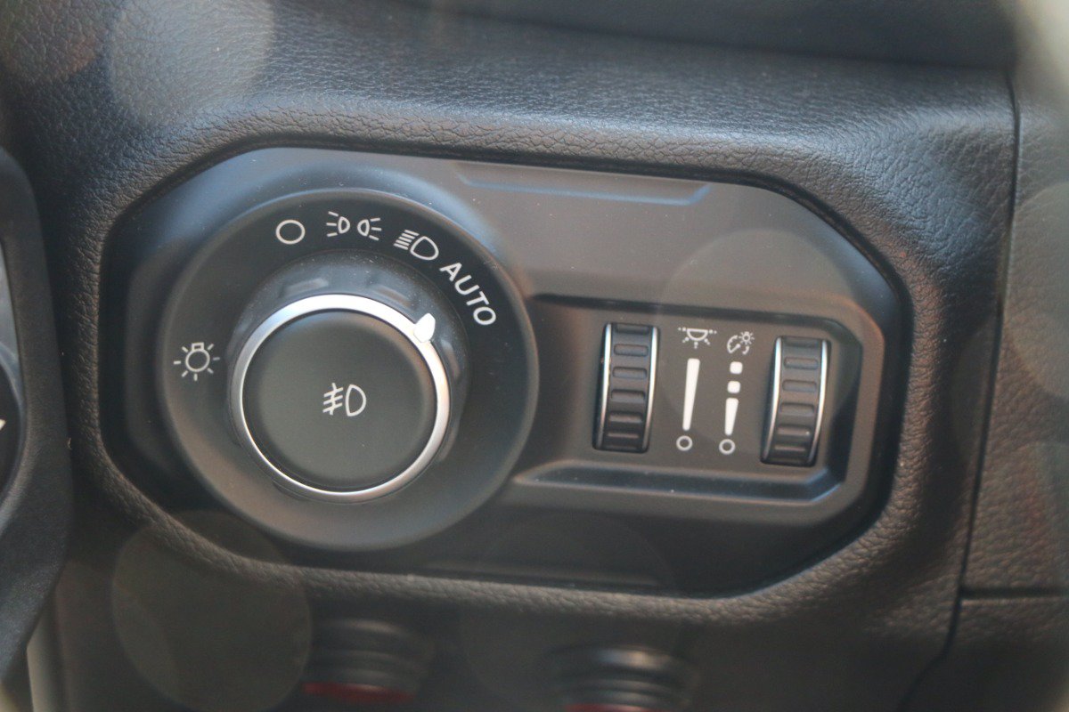 Used 2019 Jeep Wrangler Unlimited Sport S AWD/4WD image 17