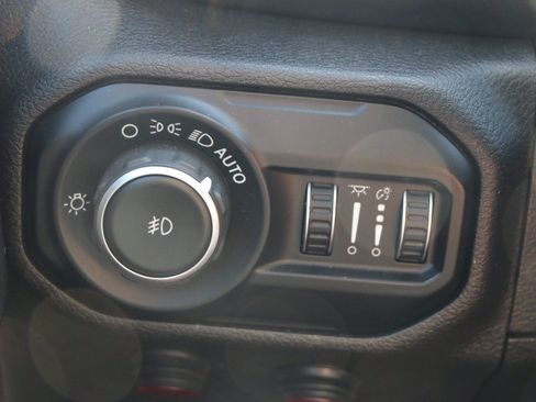 Used 2019 Jeep Wrangler Unlimited Sport S AWD/4WD image 17