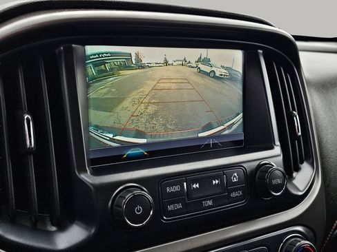 Used 2018 GMC Canyon All Terrain w/ Trailering Package image 7