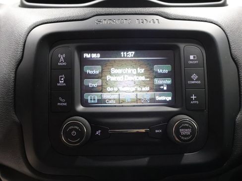 Used 2017 Jeep Renegade Latitude FWD image 27