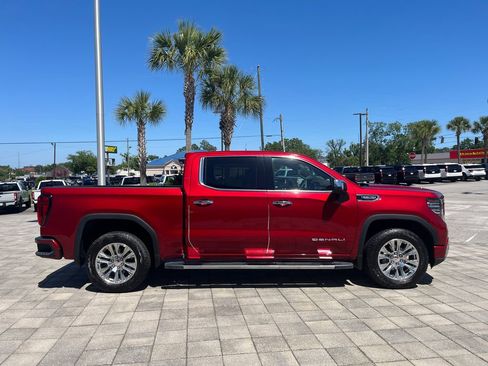 Used 2024 GMC Sierra 1500 Denali w/ Technology Package AWD/4WD image 7