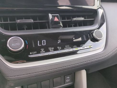 Used 2023 Toyota Corolla Cross AWD Hybrid image 27