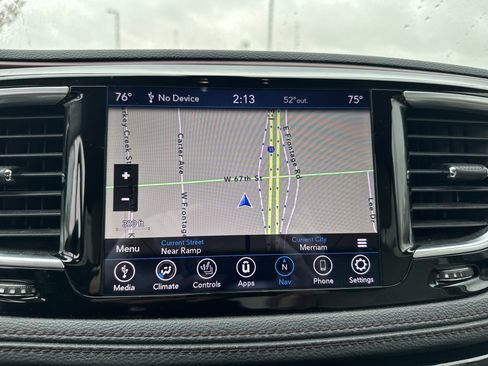 Used 2019 Chrysler Pacifica Limited image 23