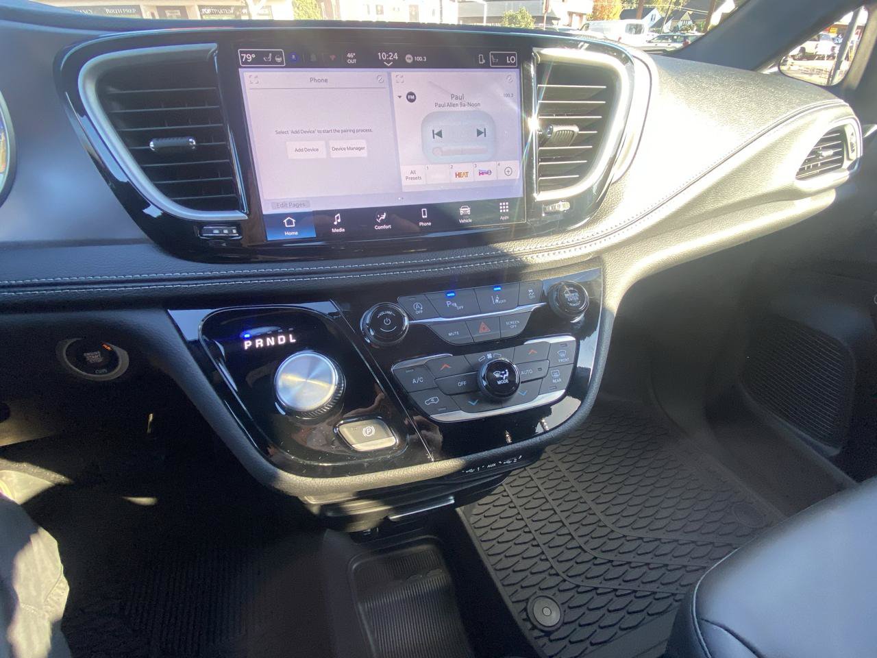 Used 2025 Chrysler Pacifica Select AWD/4WD image 21