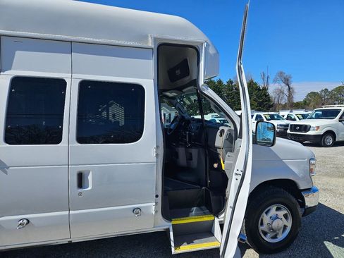 Used 2013 Ford E-350 and Econoline 350 Extended Super Duty w/ PWR Group RWD image 25