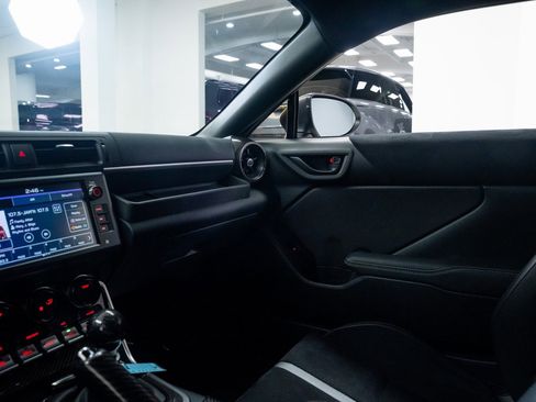 Used 2025 Toyota GR86 Premium image 14