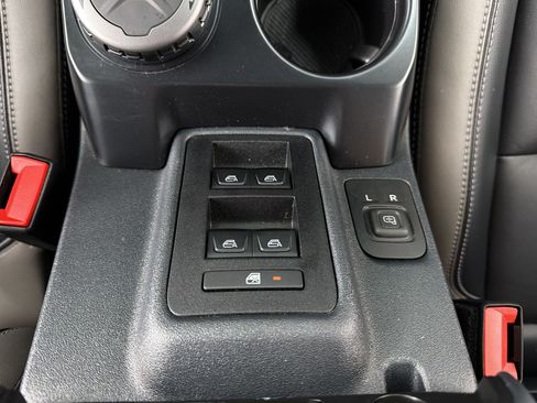 Used 2025 Ford Bronco Outer Banks AWD/4WD image 31