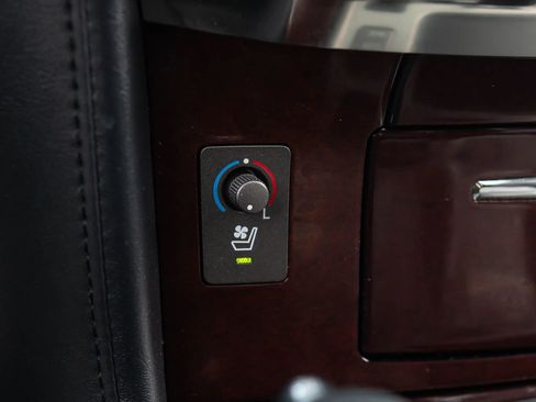 Used 2015 Lexus LX 570 4WD image 39