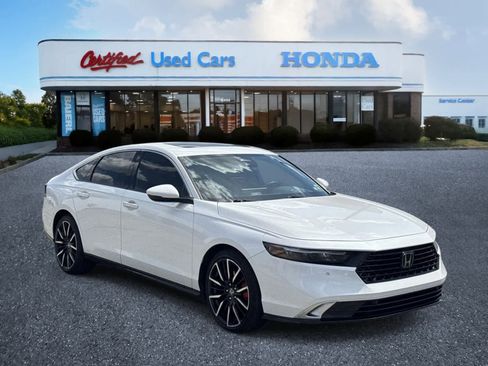 Used 2024 Honda Accord Touring image 5