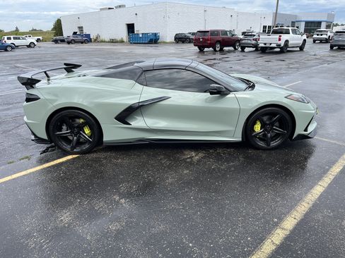 Used 2024 Chevrolet Corvette Stingray Premium Conv w/ Z51 Performance Package RWD image 7