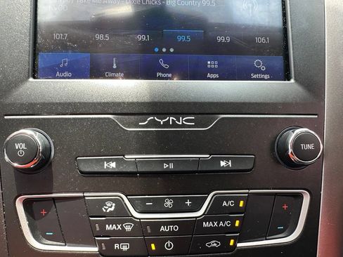 Used 2019 Ford Fusion SE FWD image 21