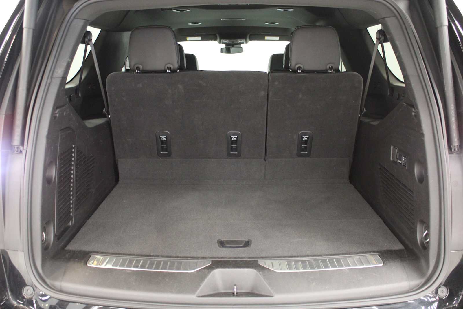 Used 2025 GMC Yukon XL Denali AWD/4WD image 13