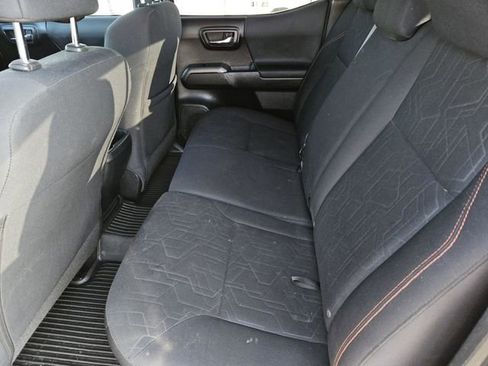 Used 2019 Toyota Tacoma TRD Off-Road image 31