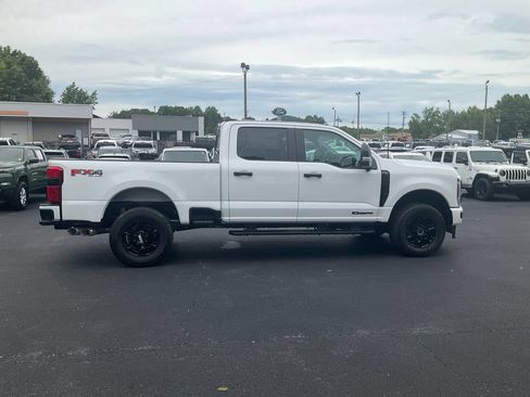 New 2026 Ford F250 4x4 Crew Cab Super Duty image 4