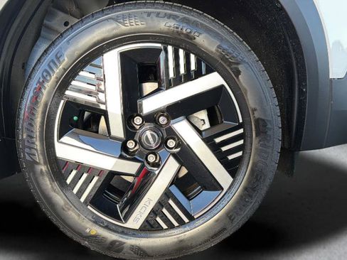 New 2026 Nissan Kicks SV w/ Charging Package FWD image 24