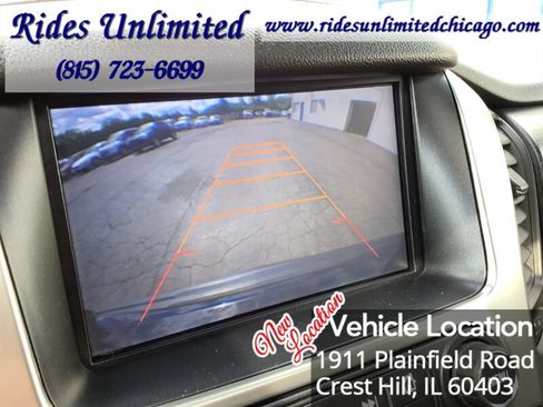 Used 2015 Chevrolet Suburban LT w/ Luxury Package image 12