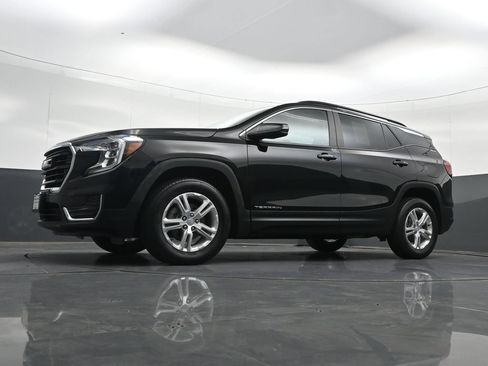 Certified 2023 GMC Terrain SLE w/ Driver Convenience Package AWD/4WD image 32