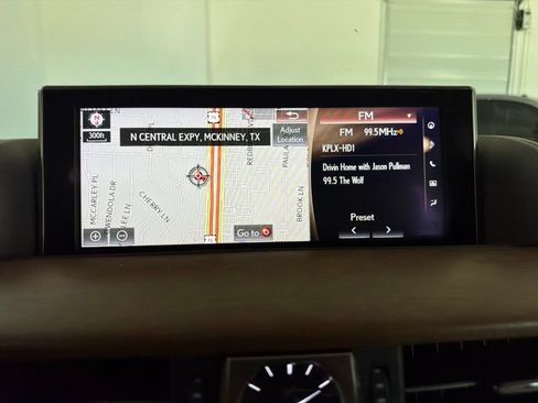 Used 2016 Lexus LX 570 4WD w/ Luxury Package image 35