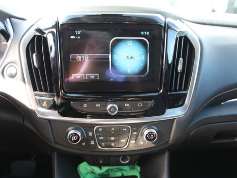 Used 2018 Chevrolet Traverse LT FWD image 27