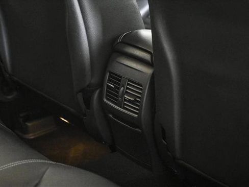 Used 2016 Mercedes-Benz GLA 250 4MATIC image 19