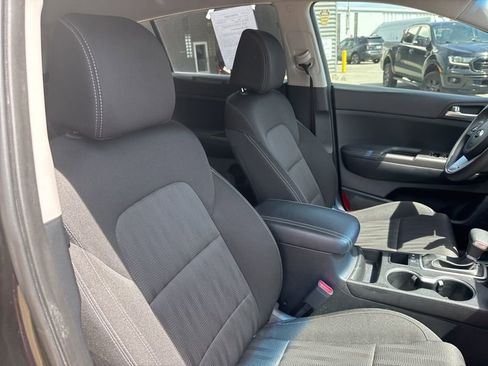 Used 2020 Kia Sportage LX AWD/4WD image 9