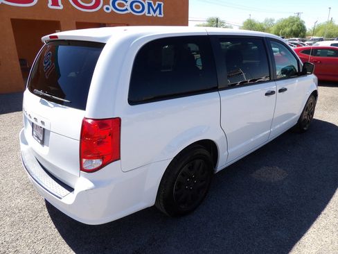 Used 2019 Dodge Grand Caravan SE FWD image 8