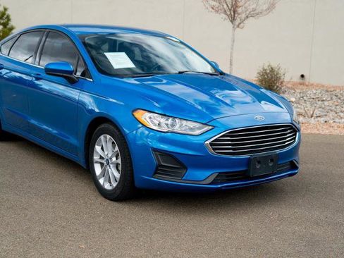 Certified 2019 Ford Fusion SE image 2