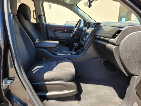 Used 2017 Chevrolet Traverse LT w/ Style and Technology Package image 15