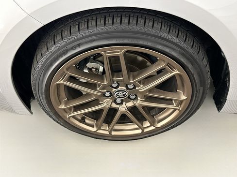 Used 2025 Toyota Corolla Hatchback image 11