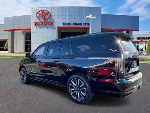 Used 2021 Cadillac Escalade ESV Sport w/ Driver Assist Tech Package AWD/4WD image 4