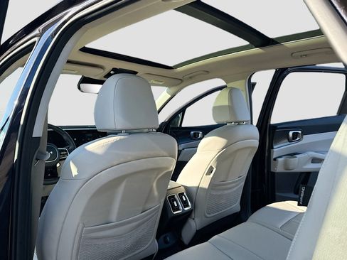 Used 2025 Kia Sorento S w/ Panoramic Sunroof Package image 6