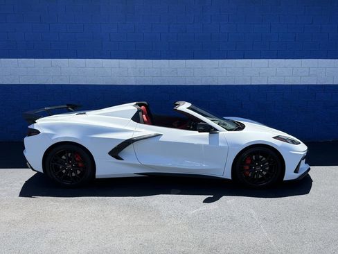 Used 2023 Chevrolet Corvette Stingray Premium Conv w/ Z51 Performance Package RWD image 2