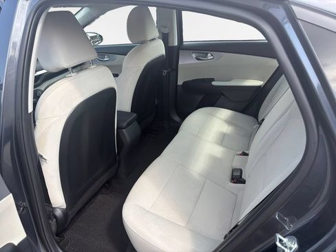 Used 2022 Kia Forte LXS w/ LXS Technology Package FWD image 24