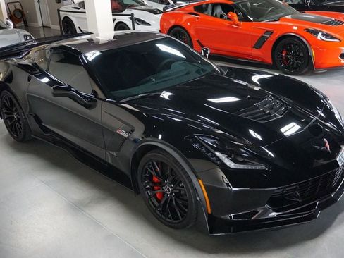 Used 2015 Chevrolet Corvette Z06 w/ 3LZ Preferred Equipment Group RWD image 61
