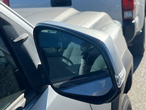 Used 2018 Toyota Tacoma TRD Off-Road w/ Technology Package RWD image 16