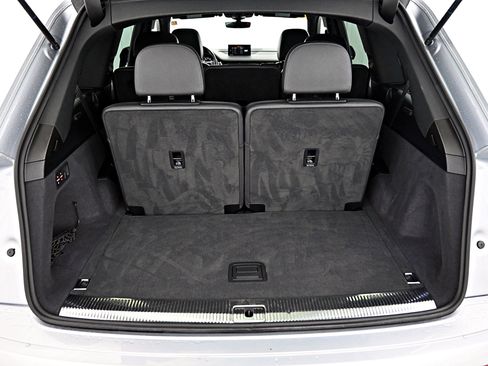 Used 2018 Audi Q7 3.0T Prestige w/ Prestige Package image 35