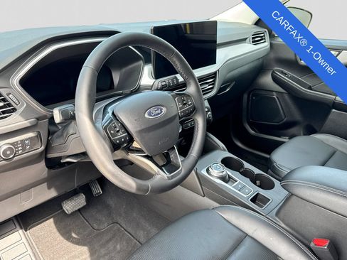 Used 2025 Ford Escape Platinum AWD/4WD image 2