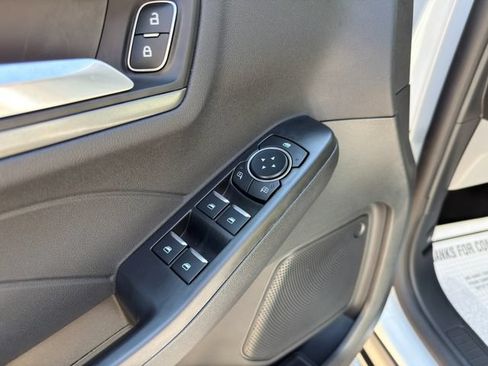 Used 2025 Ford Escape SE FWD image 20
