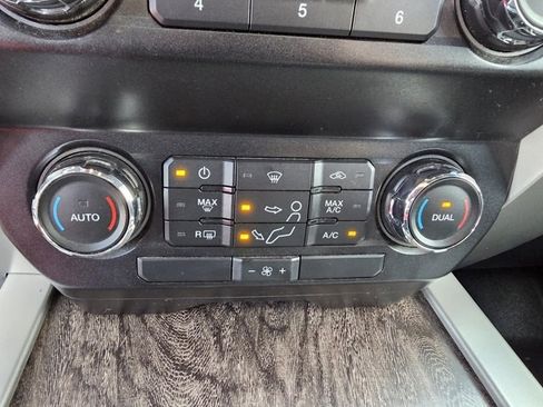 Used 2019 Ford F350 Lariat w/ Chrome Package image 23