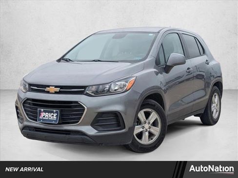 Used 2020 Chevrolet Trax LS w/ Tint and Cruise Package FWD image 1