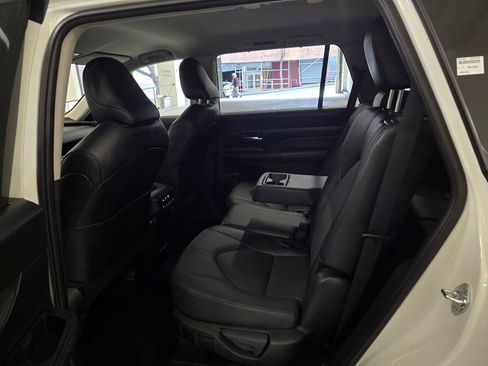 Used 2025 Toyota Grand Highlander AWD Hybrid image 19