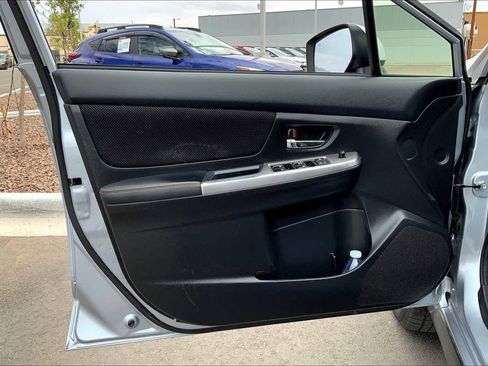 Used 2017 Subaru Crosstrek 2.0i Premium image 18