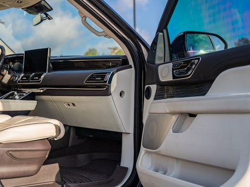 Used 2022 Lincoln Navigator Black Label image 19
