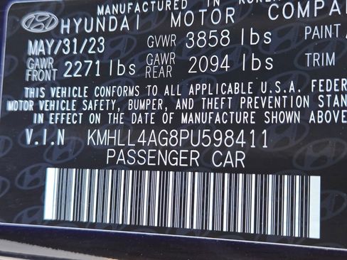 Certified 2023 Hyundai Elantra SE image 32