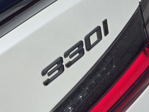 Used 2023 BMW 330i Sedan w/ Premium Package image 7